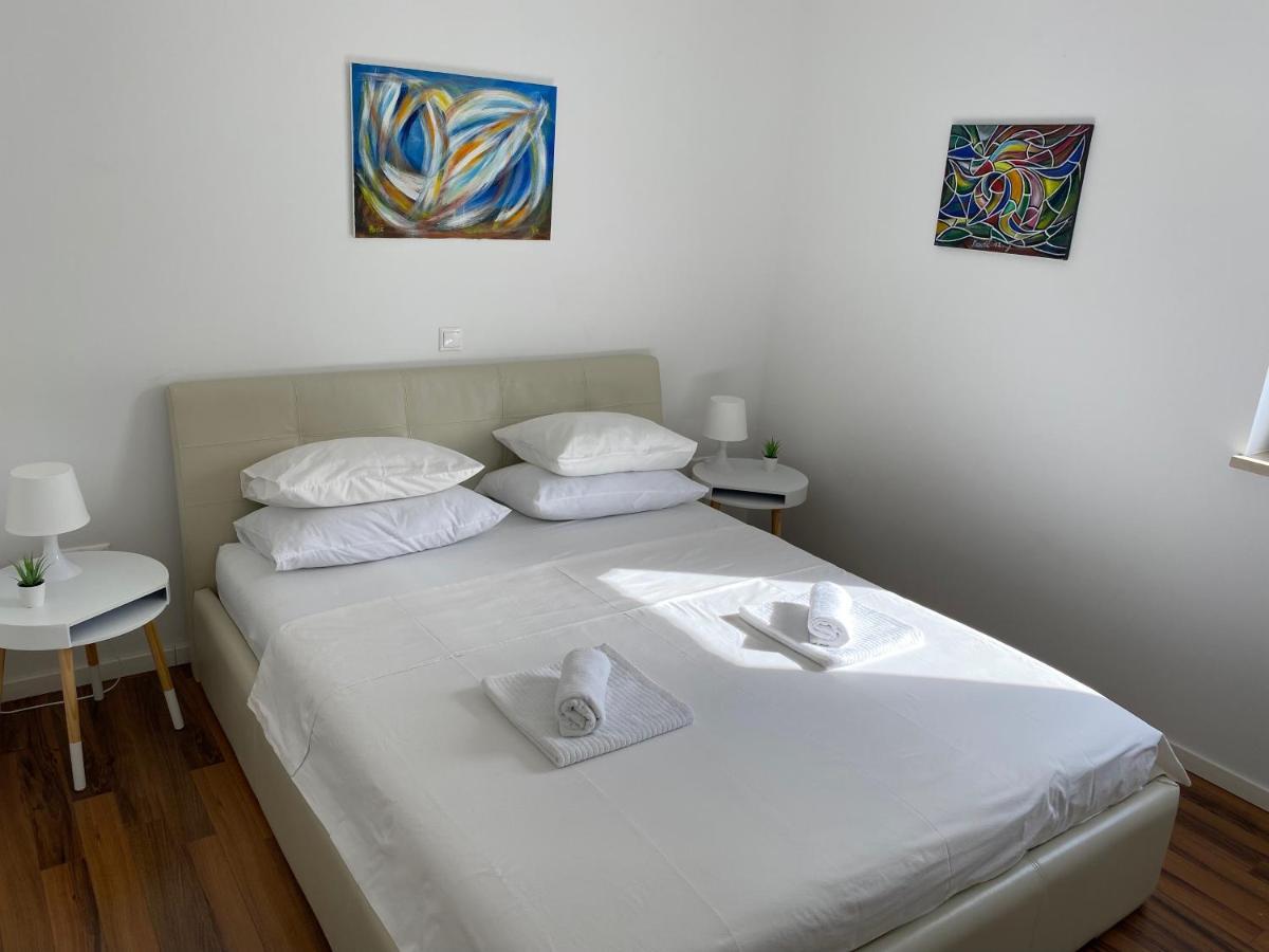Private Pool And Mediterranean Garden Apt Mia Šilo Zewnętrze zdjęcie